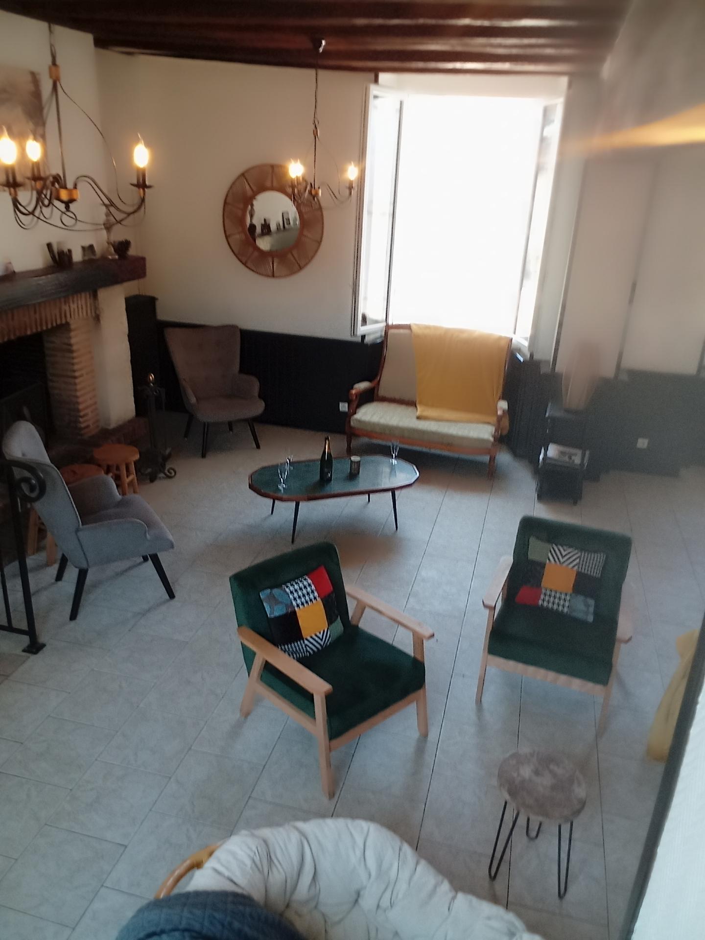 Espace salon cheminee gite de groupe 50 personne rayon de sologne